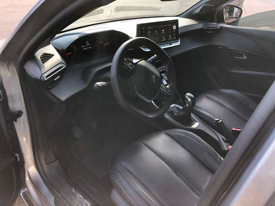PEUGEOT-208-2023