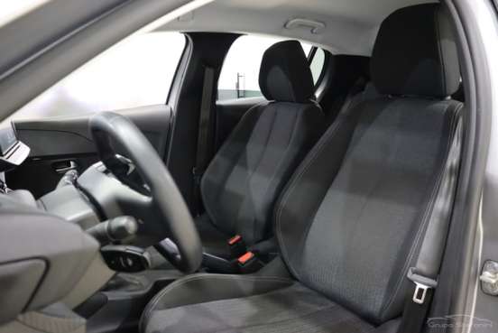 PEUGEOT-208-2023