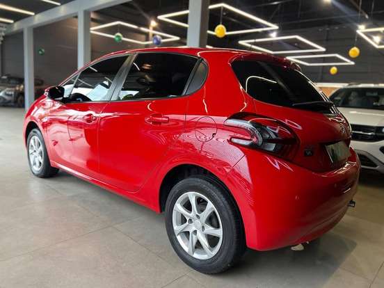 PEUGEOT-208-2017