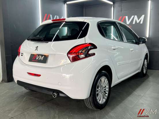 PEUGEOT-208-2016