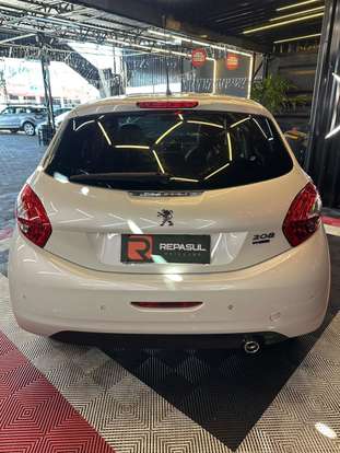 PEUGEOT-208-1.6 GRIFFE 16V FLEX 4P AUTOMÁTICO PEUGEOT-208-2015
