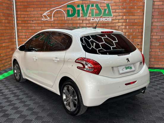 PEUGEOT-208-1.6 GRIFFE 16V FLEX 4P AUTOMÁTICO PEUGEOT-208-2014