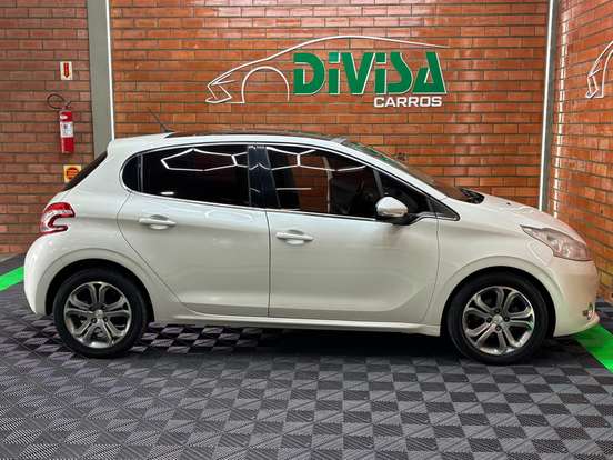 PEUGEOT-208-1.6 GRIFFE 16V FLEX 4P AUTOMÁTICO PEUGEOT-208-2014