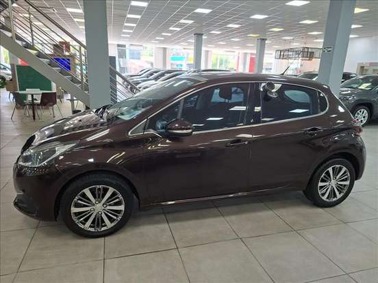 PEUGEOT-208-2016