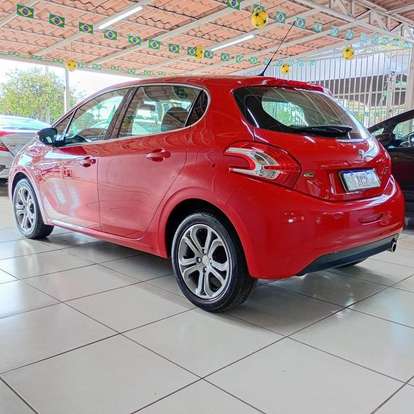 PEUGEOT-208-1.6 GRIFFE 16V FLEX 4P AUTOMÁTICO PEUGEOT-208-2015