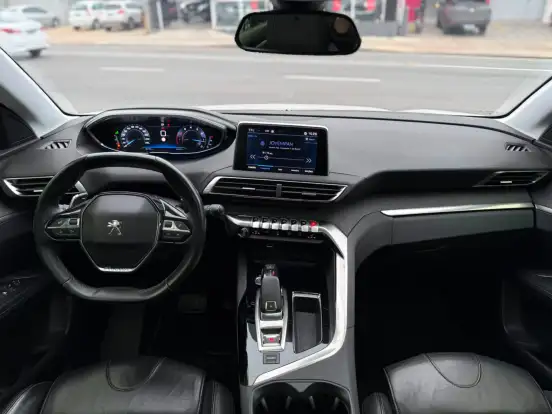 PEUGEOT-3008-2019