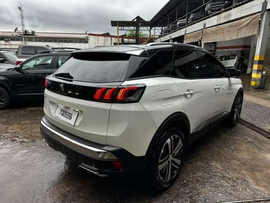 PEUGEOT-3008-2022