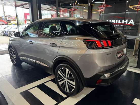 PEUGEOT-3008-2017