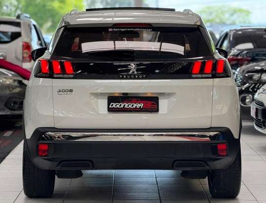PEUGEOT-3008-2017