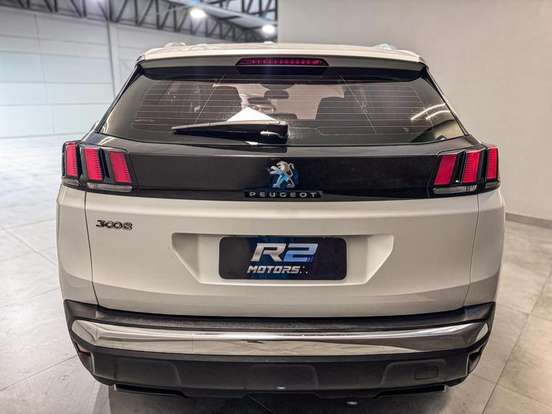 PEUGEOT-3008-2018