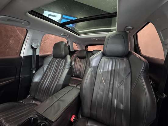 PEUGEOT-3008-2018