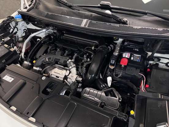 PEUGEOT-3008-2018