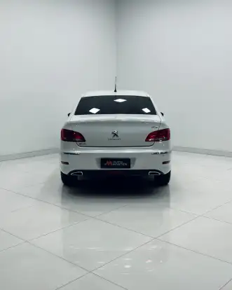 PEUGEOT-408-2015