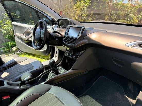 PEUGEOT-2008-2017