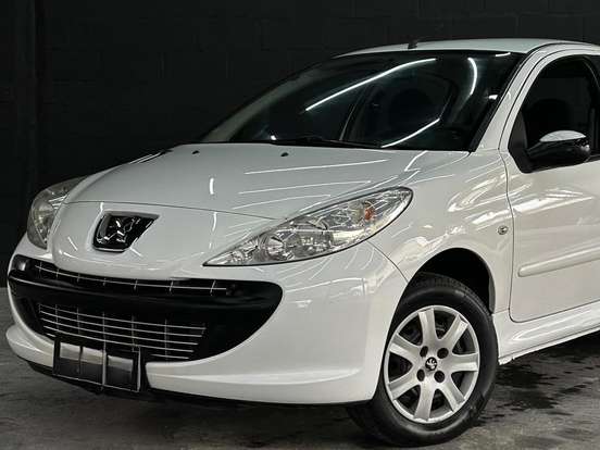 PEUGEOT-207-1.4 XR 8V FLEX 4P MANUAL PEUGEOT-207-2010