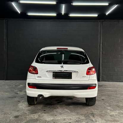 PEUGEOT-207-2010
