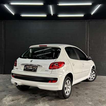 PEUGEOT-207-2010