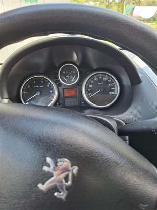 PEUGEOT-207-2010