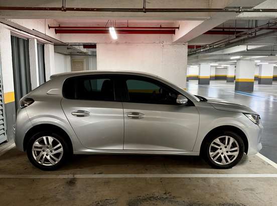 PEUGEOT-208-2021