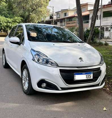 PEUGEOT-208-2018
