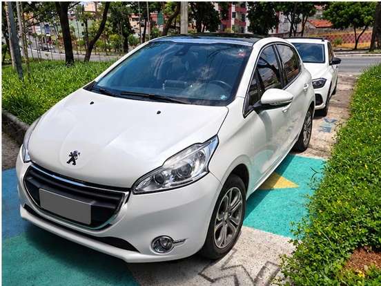 PEUGEOT-208-1.6 GRIFFE 16V FLEX 4P AUTOMÁTICO PEUGEOT-208-2014