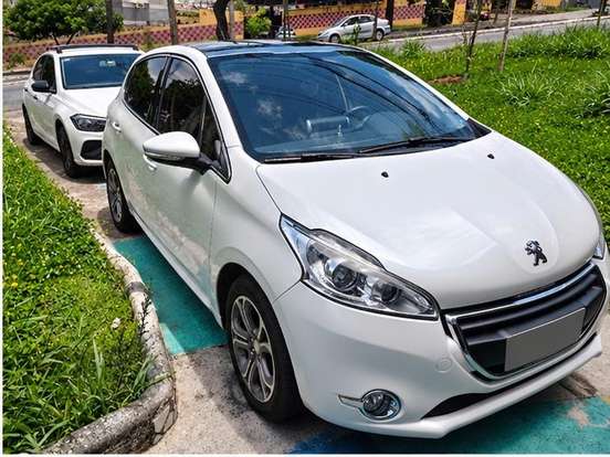 PEUGEOT-208-2014