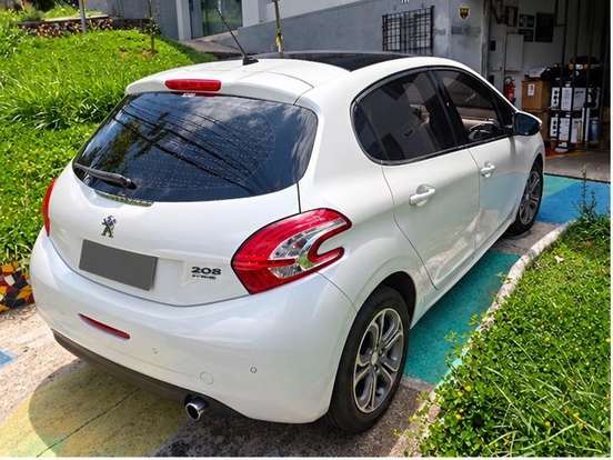 PEUGEOT-208-2014