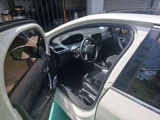 PEUGEOT-208-2014