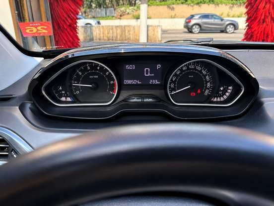 PEUGEOT-208-1.6 GRIFFE 16V FLEX 4P AUTOMÁTICO PEUGEOT-208-2017