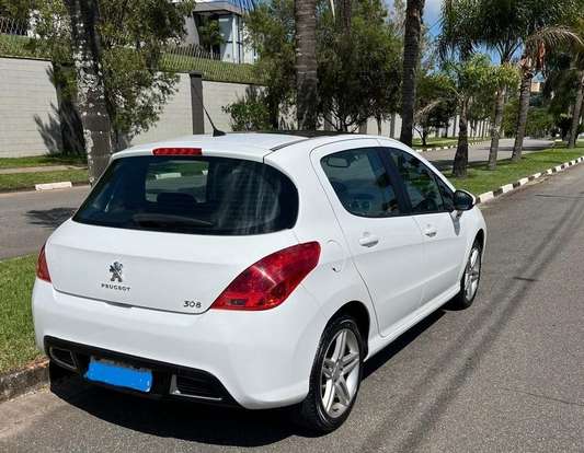 PEUGEOT-308-2012