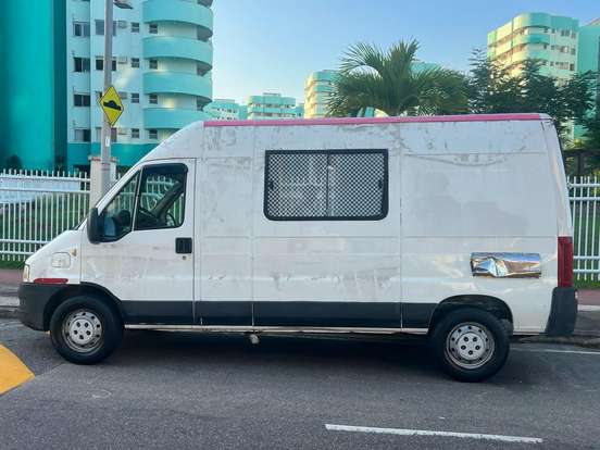 PEUGEOT-BOXER-2012