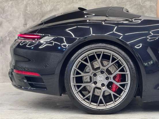 PORSCHE-911-2020