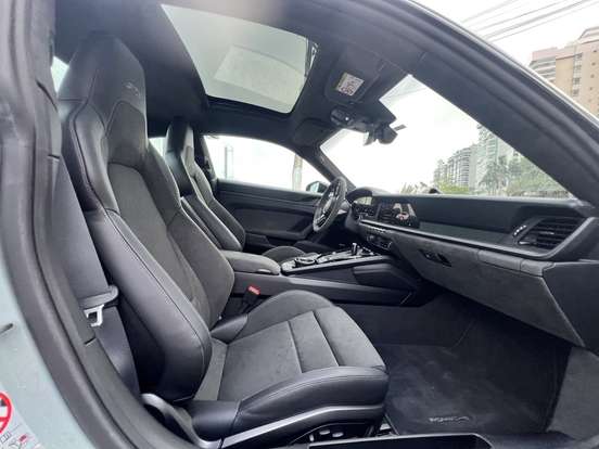 PORSCHE-911-2025