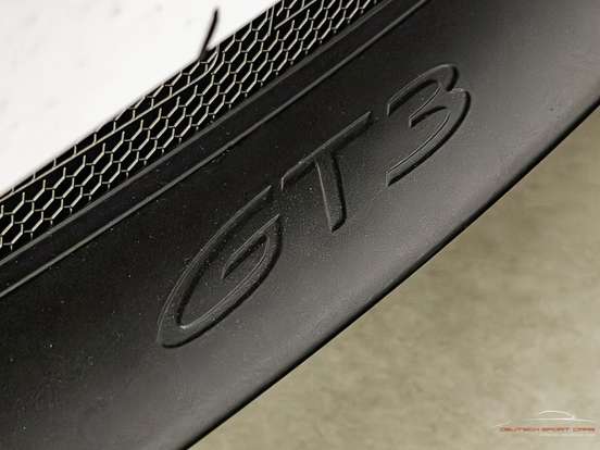 PORSCHE-911-2025