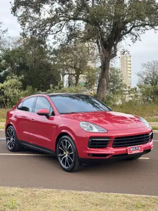 PORSCHE-CAYENNE-2021