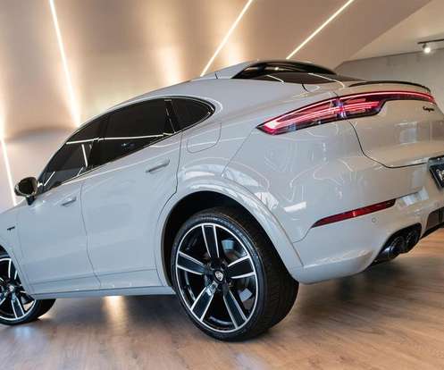 PORSCHE-CAYENNE-2023