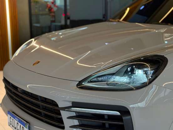 PORSCHE-CAYENNE-2023