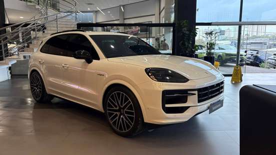 PORSCHE-CAYENNE-2024