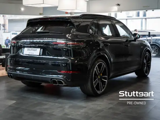 PORSCHE-CAYENNE-2023