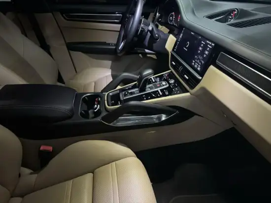 PORSCHE-CAYENNE-2019