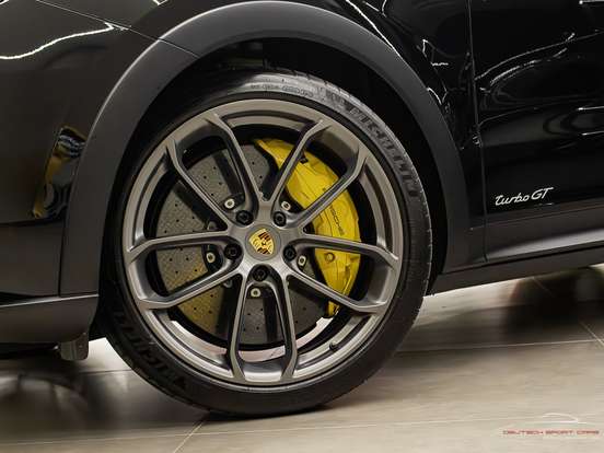 PORSCHE-CAYENNE-2022