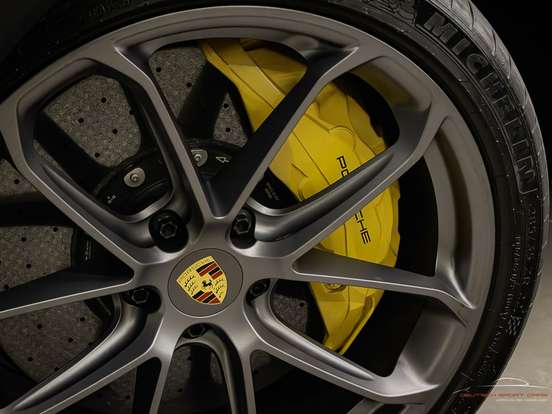 PORSCHE-CAYENNE-2022