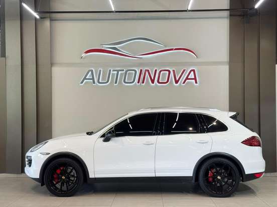 PORSCHE-CAYENNE-2012