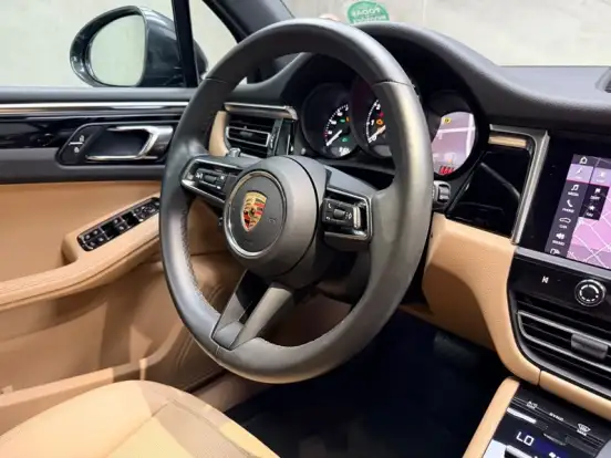PORSCHE-MACAN-2023