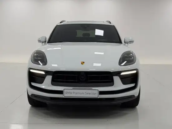 PORSCHE-MACAN-2025