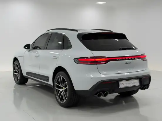 PORSCHE-MACAN-2025