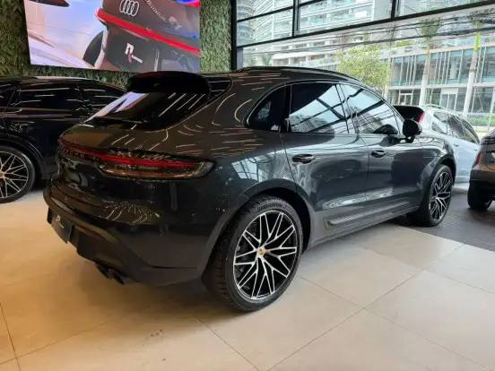 PORSCHE-MACAN-2022