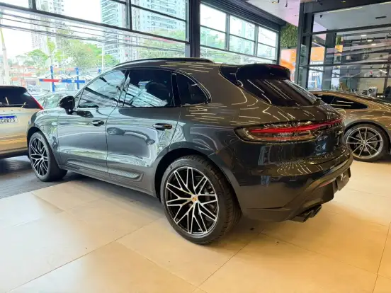 PORSCHE-MACAN-2022