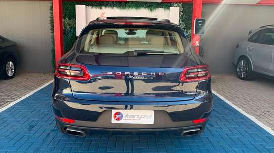 PORSCHE-MACAN-2016