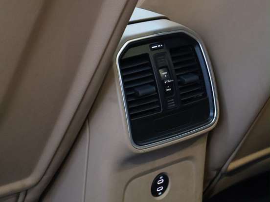 PORSCHE-MACAN-2025